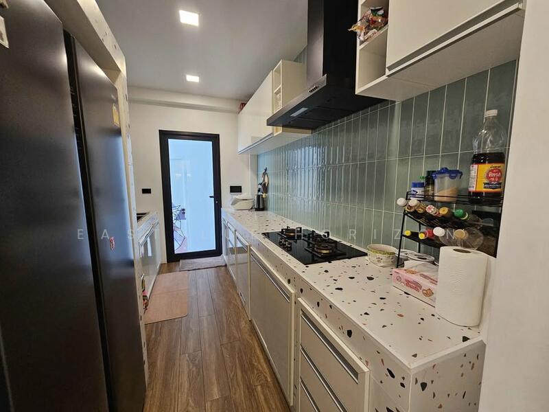 ให้เช่า - Nakarin Garden Village : หมู่บ้านนครินทร์การ์เด้น, กรุงเทพ