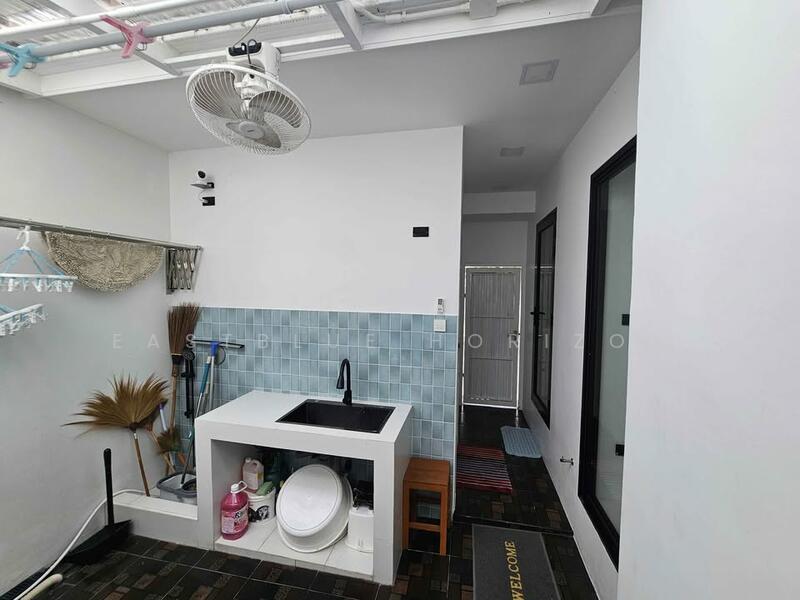 ให้เช่า - Nakarin Garden Village : หมู่บ้านนครินทร์การ์เด้น, กรุงเทพ