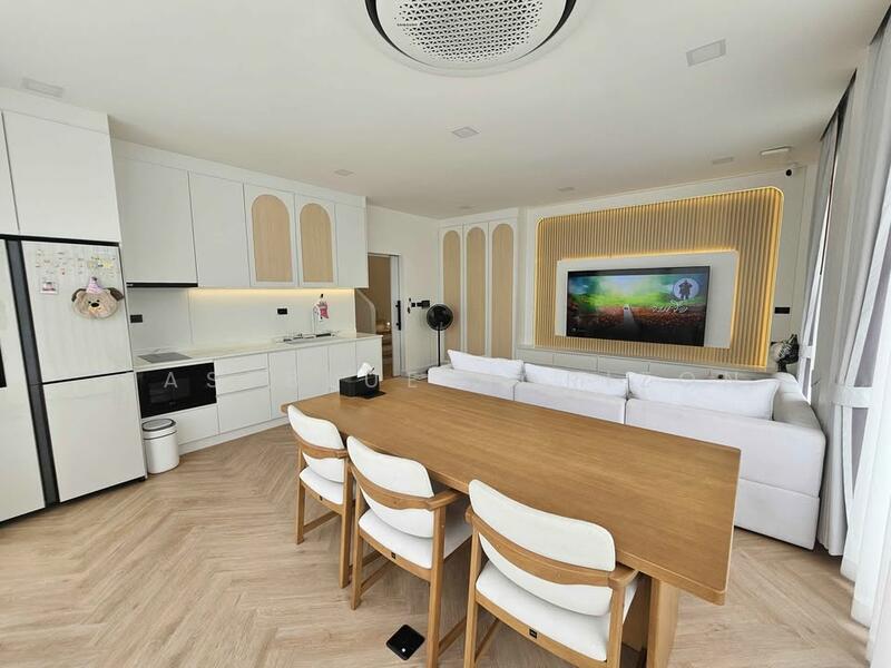 ให้เช่า - Nakarin Garden Village : หมู่บ้านนครินทร์การ์เด้น, กรุงเทพ