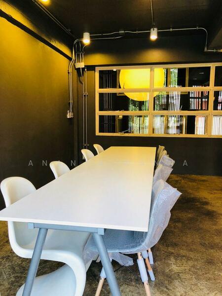 For Rent - 5-Bedroom Townhouse, Bangkok