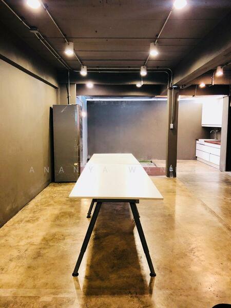 For Rent - 5-Bedroom Townhouse, Bangkok