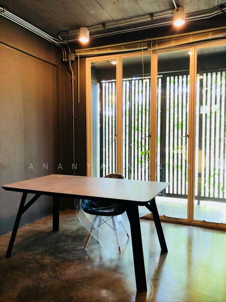 ให้เช่า - ทาวน์เฮาท์ 5-ห้องนอน, กรุงเทพ