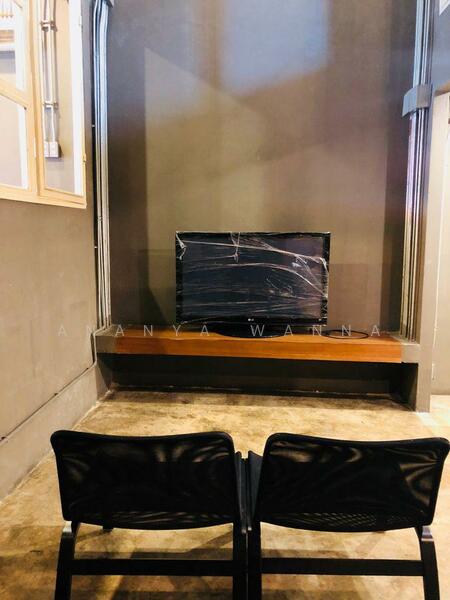 For Rent - 5-Bedroom Townhouse, Bangkok