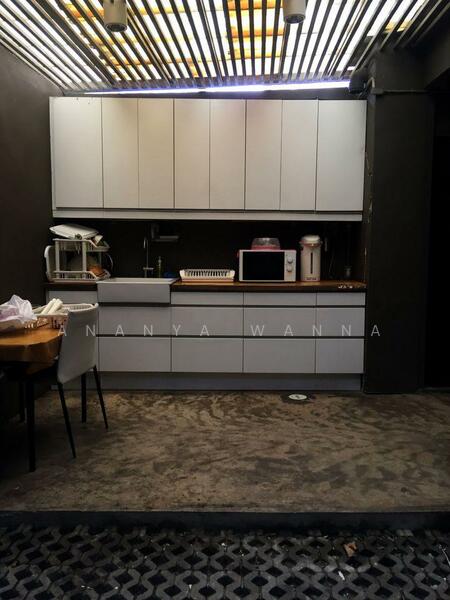 For Rent - 5-Bedroom Townhouse, Bangkok