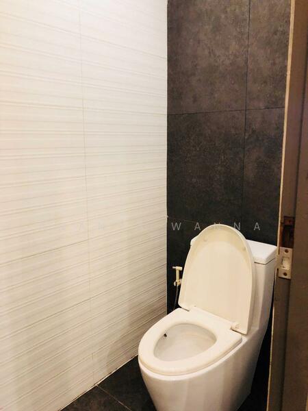 For Rent - 5-Bedroom Townhouse, Bangkok