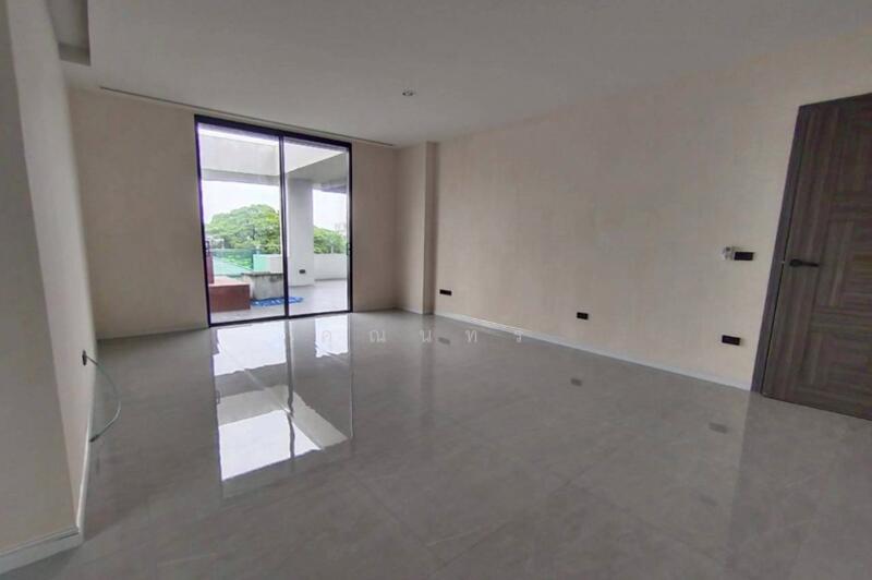 ขายบ้านเดี่ยว 3ชั้น 100ตร.ว. ลาดพร้าว 71 สังคมสงเคราะห์ 16, Bangkok, Lat Phrao, Lat Phrao, Bangkok, 3 Bedrooms, 800 sqm, Single Detached House For Sale, by คุณนทร, 60221842 - DDproperty.com