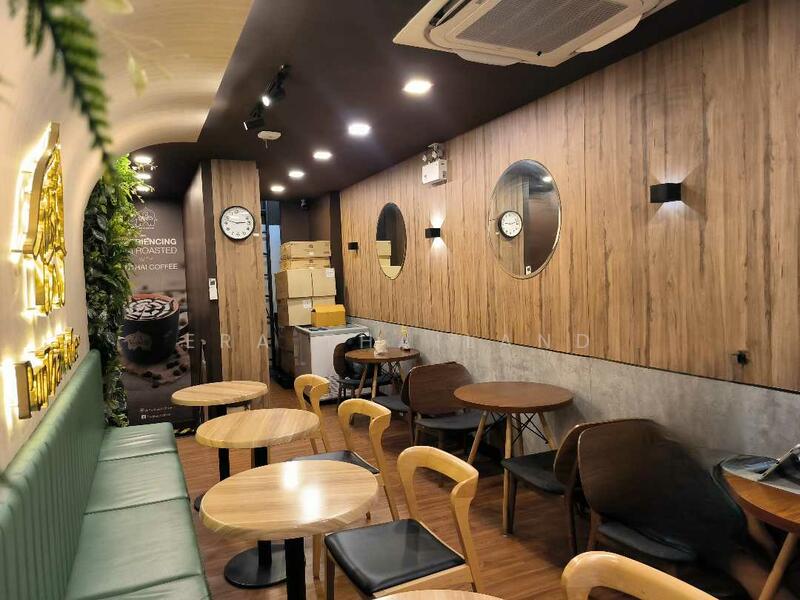 For Sale - ขายอาคารพาณิชย์พร้อมผู้เช่า “ใจกลางสีลม” ใกล้ BTS ศาลาแดง, Bangkok
