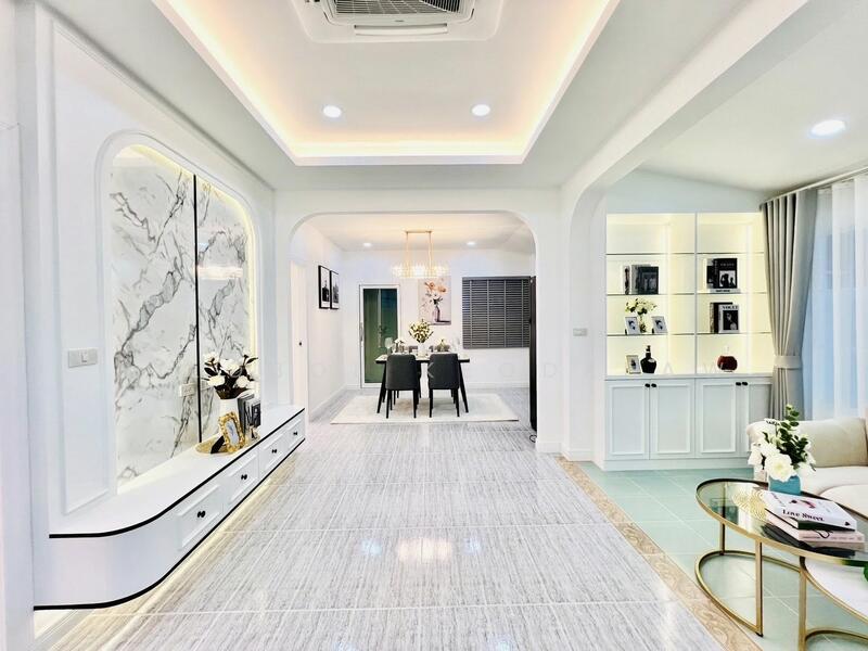 ขาย - บ้านเดี่ยวรีโนเวทใหม่ ใจกลางนาเกลือ, พัทยา