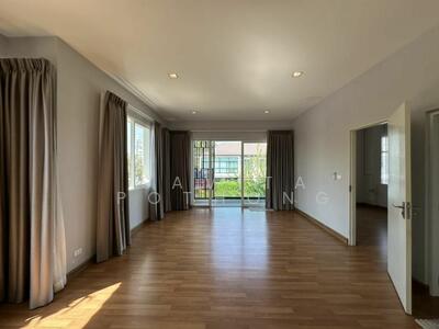 ขาย - Vararom Premium Watcharapol-Chatu Chot : วรารมย์ พรีเมี่ยม วัชรพล-จตุโชติ, กรุงเทพ