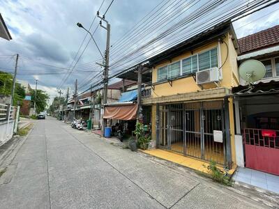 ขาย - ทาวน์โฮม 16 ตรว ซ.แจ้งวัฒนะ 6 แขวงตลาดบางเขน เขตหลักสี่ กรุงเทพ, กรุงเทพ
