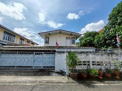 ขาย - ขาย บ้านเดี่ยว 2 ชั้น ม.นครหลวงนิเวศน์ ซอยลาดปลาเค้า 4 ถนนเสนานิคม 1 ทำเลดี ใกล้โรงเรียนสตรีวิทยา 2, กรุงเทพ