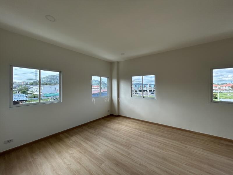 บ้านใหม่ในทำเลทองศรีราชา ขาย ทาวน์เฮ้าส์ 2 ชั้น สไตล์มินิมอล หลังมุม ในโครงการ ไพรเวท 8, Chon Buri (Pattaya), Thung Suk La, Si Racha, Chon Buri (Pattaya), 2 Bedrooms, 154 sqm, Townhouse For Sale, by คุณหมู, 60227412 - DDproperty.com