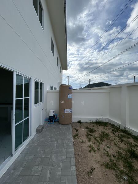 าวน์เฮ้าส์ 2 ชั้น สไตล์มินิมอล ในโครงการ ไพรเวท 8 (Private 8 Khao Nam Sup) ที่ออกแบบให้ใช้สอยได้ครบ, ชลบุรี, ทุ่งสุขลา, ศรีราชา, ชลบุรี, 154 ตร.ม., ทาวน์เฮ้าส์ ขาย, โดย คุณหมู, 60227456 - DDproperty.com