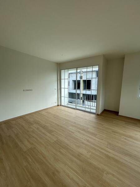 บ้านใหม่ทำเลทองในศรีราชา ชลบุรี ขาย ทาวน์เฮ้าส์ 2 ชั้น สไตล์มินิมอล ในโครงการ ไพรเวท 8, ชลบุรี, ทุ่งสุขลา, ศรีราชา, ชลบุรี, 154 ตร.ม., ทาวน์เฮ้าส์ ขาย, โดย คุณหมู, 60227480 - DDproperty.com