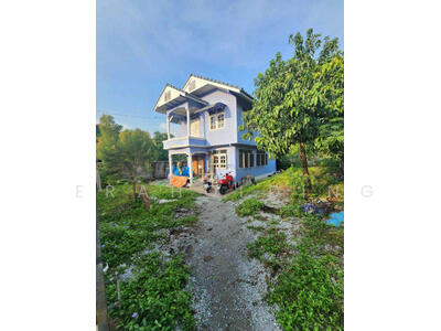 ขาย - ขายที่ดิน แถมบ้านเดี่ยว 200 ตรว ซอยอ่อนนุช 39 ใกล้ รถไฟฟ้า สายสีเหลือง สถานีกลันตัน และศรีนุช, กรุงเทพ