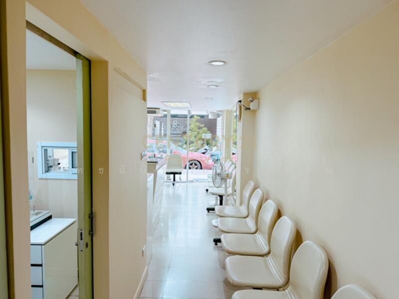 ขาย - อาคารพาณิชย์”ห้องมุม” 5 ชั้น ทําเลทอง ต้นซอยอารีย์ 2 เพียง 300 ม.จาก BTS อารีย์ ถ.พหลโยธิน สะพานควาย, กรุงเทพ