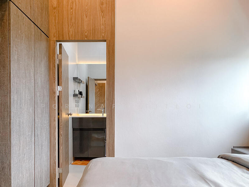 ขาย - พูลวิลล่าหรู 4 ห้องนอน ที่ห้วยใหญ่ พัทยา พร้อมเฟอร์นิเจอร์ใหม่เอี่ยม ตกแต่งอย่างลงตัวสไตล์โมเดิร์น, พัทยา