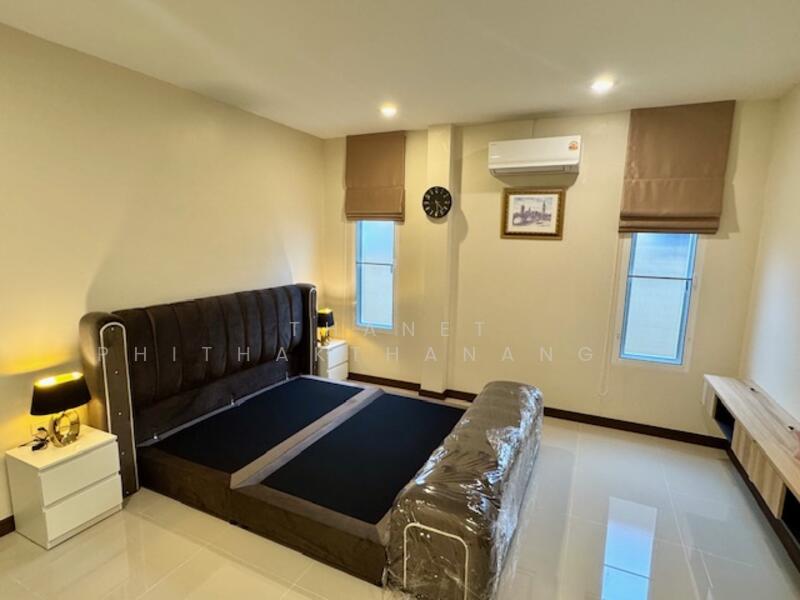 25sqm master bedroom, en suite