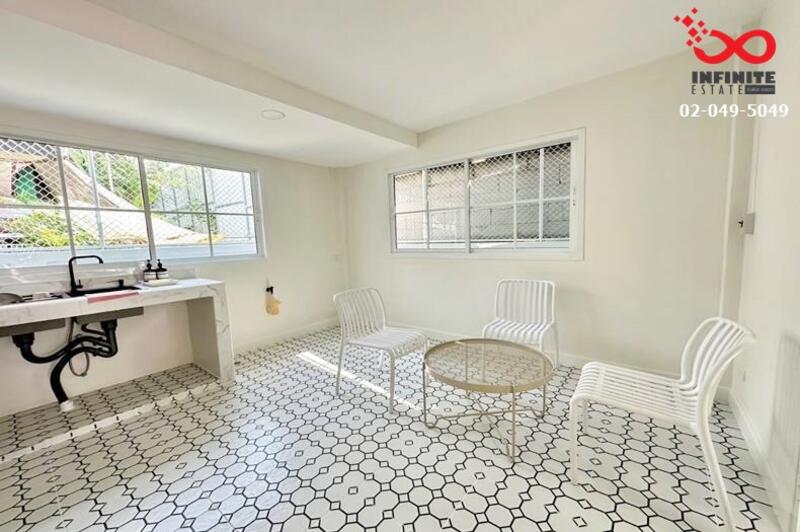 ขาย - Mu Ban Bua Khao Ramkhamhaeng 174 : หมู่บ้าน บัวขาว รามคําแหง 174, กรุงเทพ