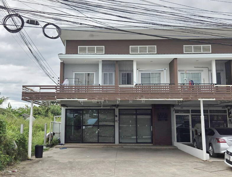 ขายทาวน์โฮมหน้าร้าน บ้านเกาะ ซอย 3 โคราช มีผู้เช่า ใกล้เซ็นทรัลโคราช, นครราชสีมา, บ้านเกาะ, เมืองนครราชสีมา, นครราชสีมา, 110 ตร.ม., ทาวน์เฮ้าส์ ขาย, โดย คุณเอ็มมี่, 60230291 - DDproperty.com