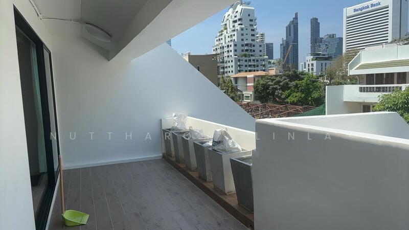 ขาย - 4-Br Townhouse near BTS Sala Daeng, กรุงเทพ