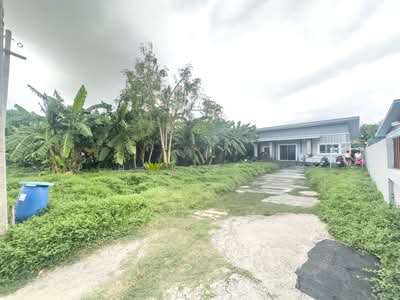 ขาย - ที่ดินพร้อมบ้านเดี่ยวชั้นเดียว หมู่บ้านชุมชนนิเวศน์ชาวฟ้า เนื้อที่ 102 ตารางวา, กรุงเทพ