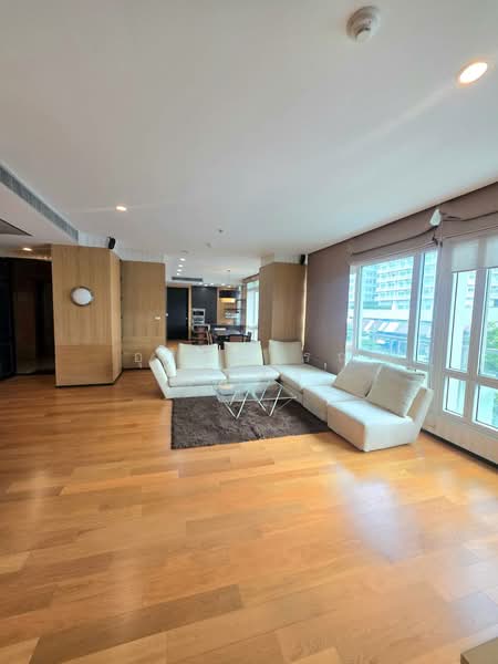 The Height, Bangkok, Soi Sukhumvit 55, Khlong Tan Nua, Watthana, Bangkok, 3 Bedrooms, 140 sqm, Condo For Rent, by Ulaiwan Boonsiri, 60231788 - DDproperty.com