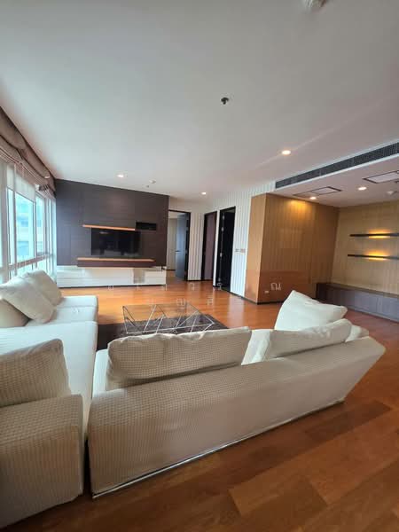 The Height, Bangkok, Soi Sukhumvit 55, Khlong Tan Nua, Watthana, Bangkok, 3 Bedrooms, 140 sqm, Condo For Rent, by Ulaiwan Boonsiri, 60231788 - DDproperty.com