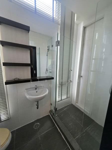The Height, Bangkok, Soi Sukhumvit 55, Khlong Tan Nua, Watthana, Bangkok, 3 Bedrooms, 140 sqm, Condo For Rent, by Ulaiwan Boonsiri, 60231788 - DDproperty.com