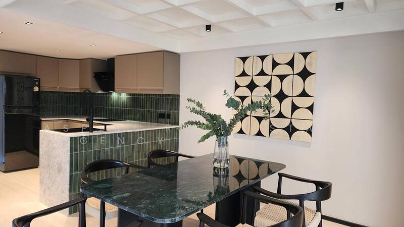 For Sale - ทาวน์เฮ้าส์ 3 ชั้น ย่านพร้อมพงษ์ ใกล้ BTS พร้อมพงษ์, Bangkok