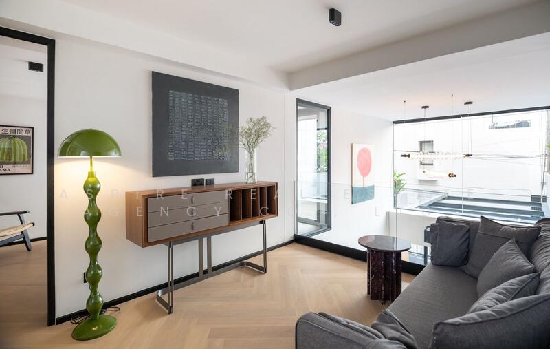 For Sale - ทาวน์เฮ้าส์ 3 ชั้น ย่านพร้อมพงษ์ ใกล้ BTS พร้อมพงษ์, Bangkok