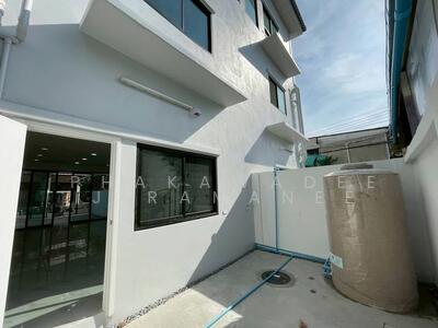 ขาย - ทาวน์เฮาท์ 3-ห้องนอน, กรุงเทพ