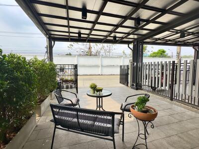 ขาย - ทาวน์โฮม 3 ชั้น ศุภาลัย เอสเซ้นส์ ลาดพร้าว (Supalai Essence Ladprao), กรุงเทพ