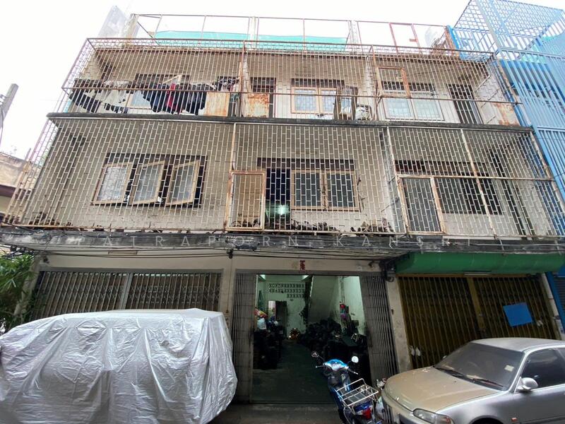 ขาย - 2-Br Townhouse near MRT Hua Lamphong, กรุงเทพ