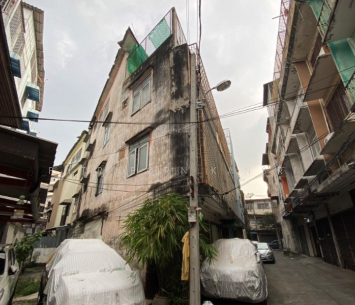 ขาย - 2-Br Townhouse near MRT Hua Lamphong, กรุงเทพ