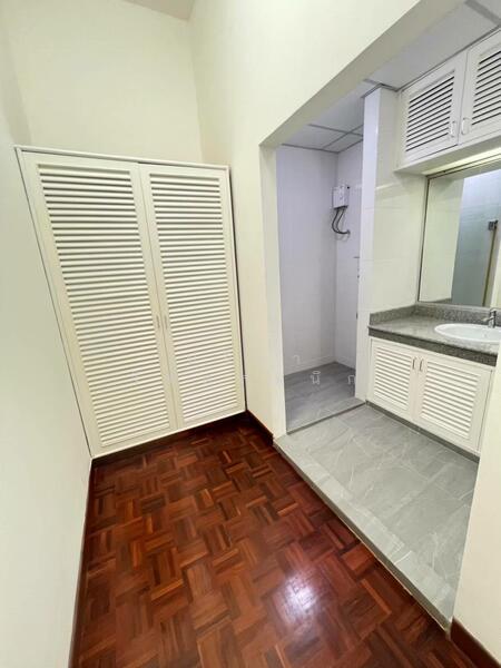 ให้เช่า - 1 ห้องนอนใหญ่บนชั้น 3 ทาวน์เฮ้าส์ใน Secure Compound - Pet Friendly, กรุงเทพ