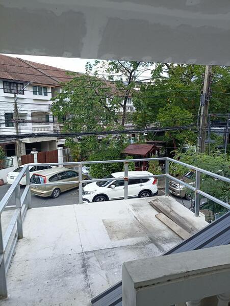 ให้เช่า - ทาวน์เฮาท์ 4-ห้องนอน, กรุงเทพ