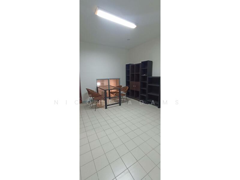 For Rent - 4-Bedroom Townhouse, Bangkok