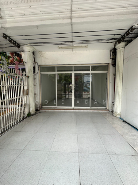 For Rent - 2-Bedroom Townhouse, Bangkok