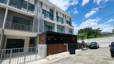 ขาย - ทาวน์โฮมติดถนนกัลปพฤกษ์ 5นอน3น้ำ อยู่อาศัย/ออฟฟิศ พร้อมอยู่ราคาถูก, กรุงเทพ