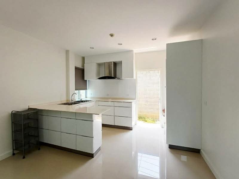 Vararom Premium Kavila, Chiang Mai, Wat Khet, Muang Chiang Mai, Chiang Mai, 5 Bedrooms, 200 sqm, Single Detached House For Rent, by คุณ ธีรชาติ, 60234321 - DDproperty.com