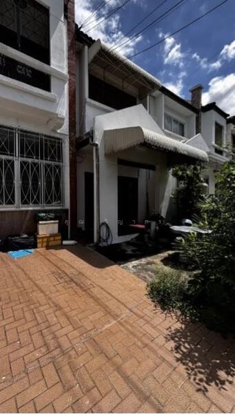 ขาย - ขายทาวน์เฮ้าส์2ชั้น หมู่บ้านรัตนาวลัย ใกล้สนามบินดอนเมือง พร้อมเข้าอยู่ได้ทันที, กรุงเทพ