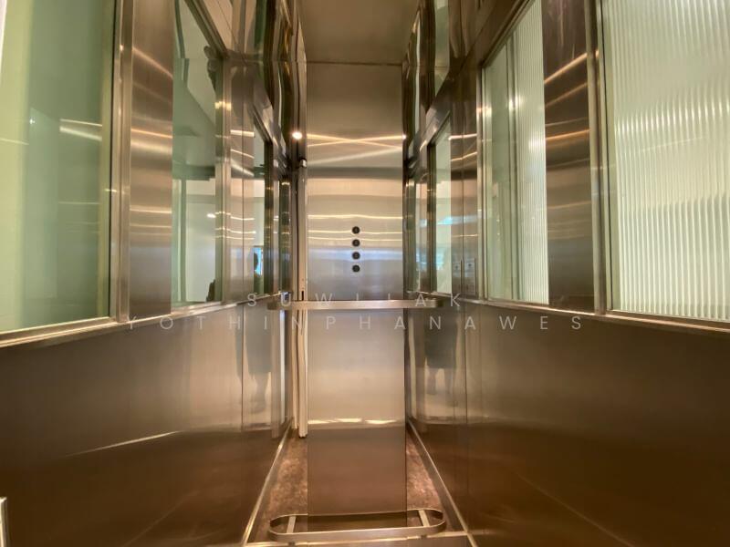 ให้เช่า - 3-Br Townhouse near BTS Nana (2280290), กรุงเทพ