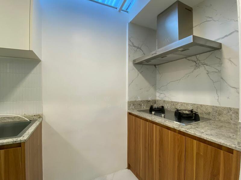 ให้เช่า - 3-Br Townhouse near BTS Nana (2280290), กรุงเทพ