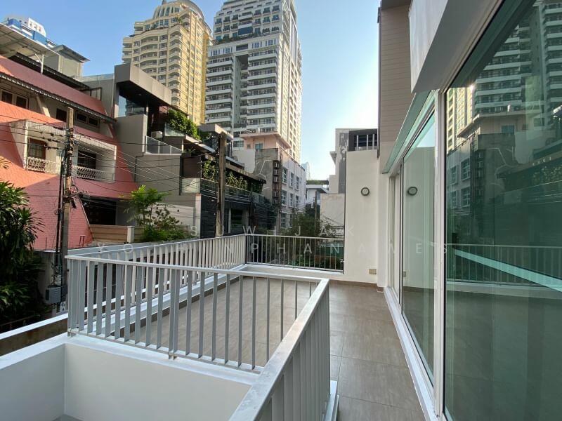 ให้เช่า - 3-Br Townhouse near BTS Nana (2280290), กรุงเทพ