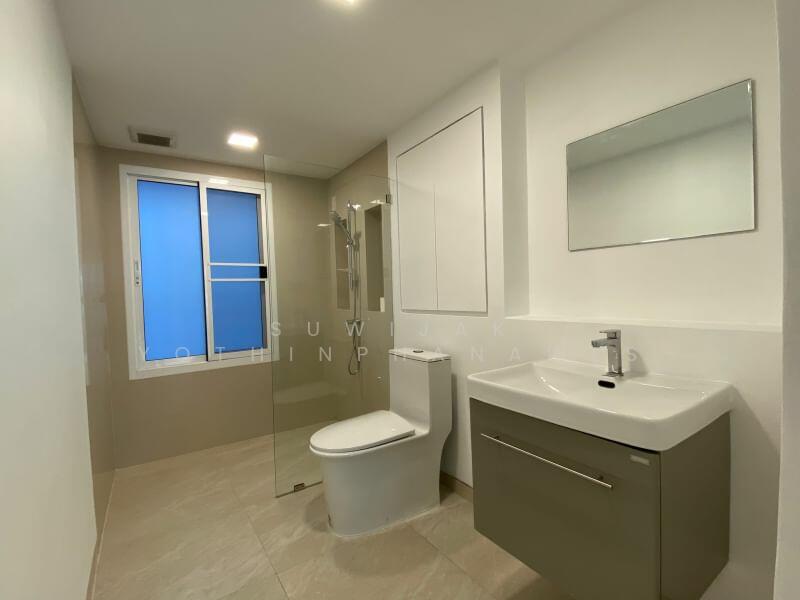 ให้เช่า - 3-Br Townhouse near BTS Nana (2280290), กรุงเทพ