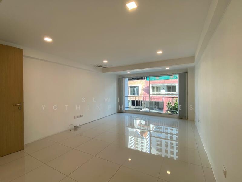 ให้เช่า - 3-Br Townhouse near BTS Nana (2280290), กรุงเทพ
