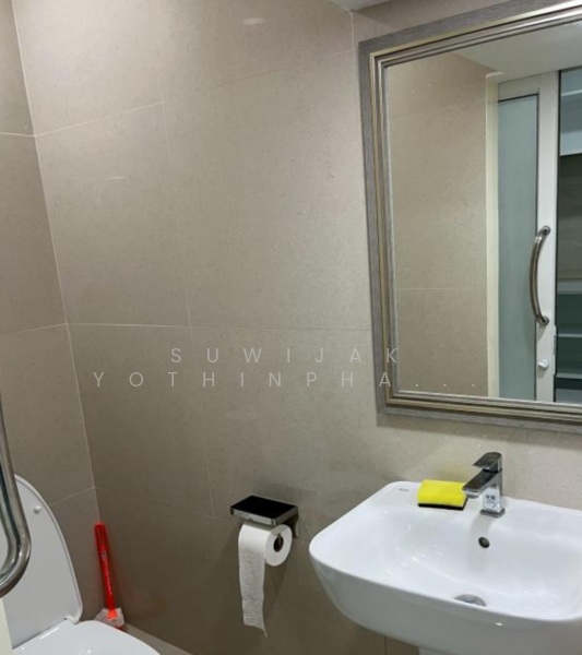 ให้เช่า - 3-Br Townhouse near BTS Nana (2304061), กรุงเทพ