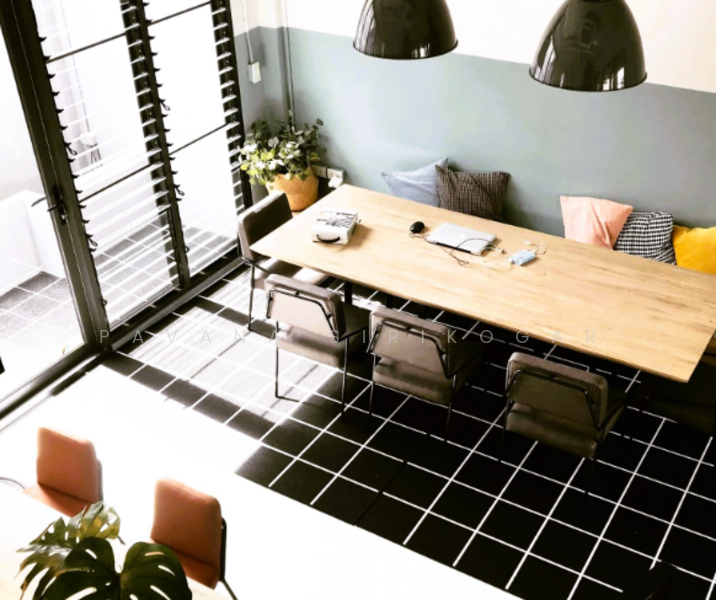 ให้เช่า - 4-Br Townhouse near BTS Phra Khanong, กรุงเทพ