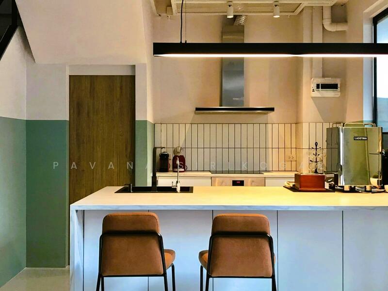 ให้เช่า - 4-Br Townhouse near BTS Phra Khanong, กรุงเทพ